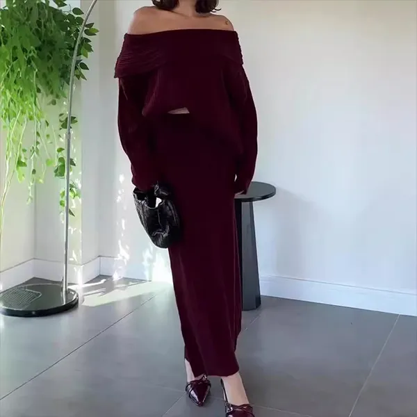 Schickes geripptes zweiteiliges Set aus schulterfreiem Pullover und Maxirock